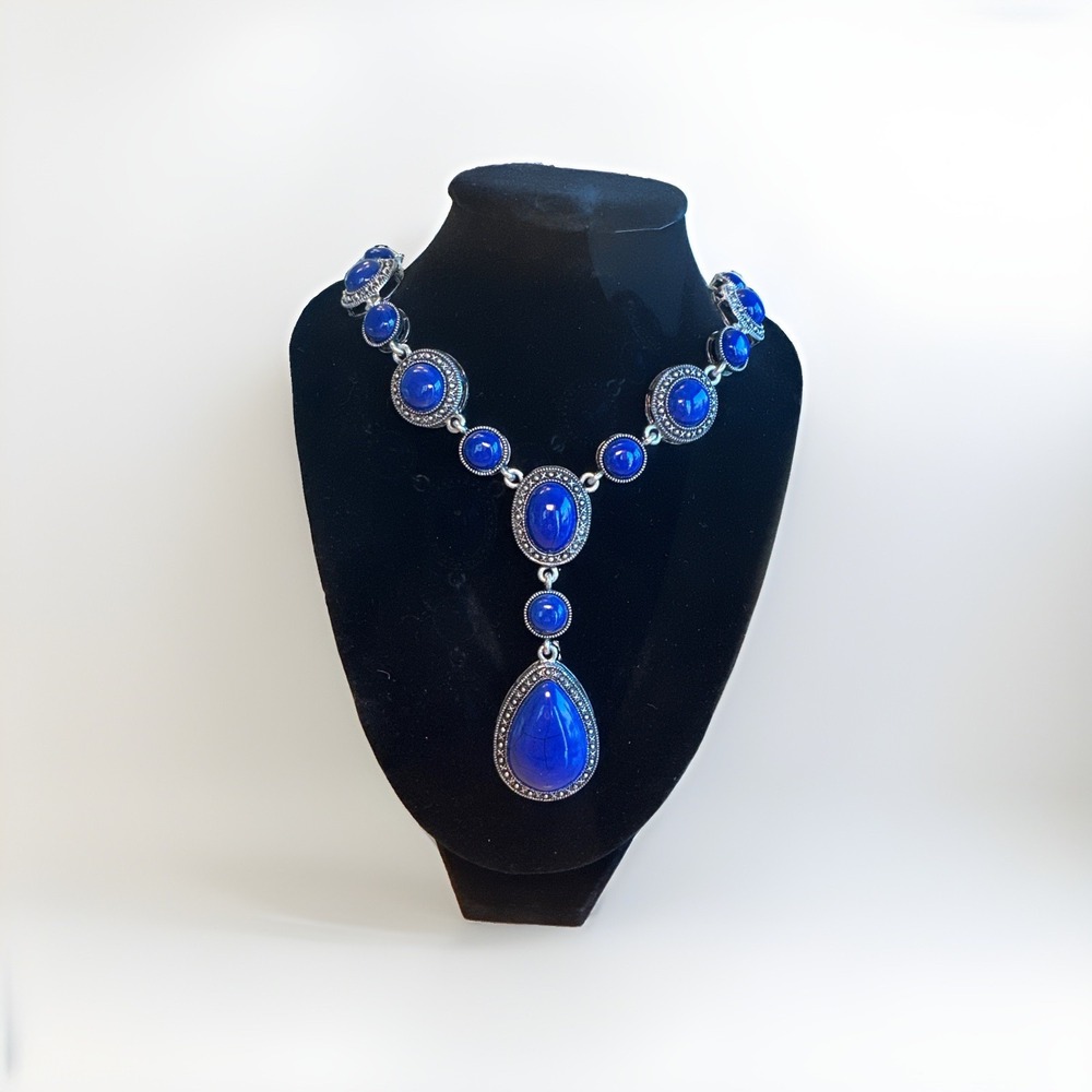 Vintage Style Silver Blue Cabochon Statement Necklace Teardrop pendant